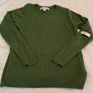 NWT Amazon Essentials Olive Cable Knit Sweater